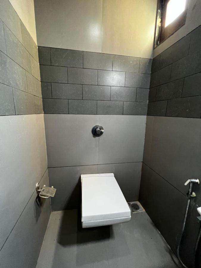 Morbi Hotel Savera Inn מראה חיצוני תמונה