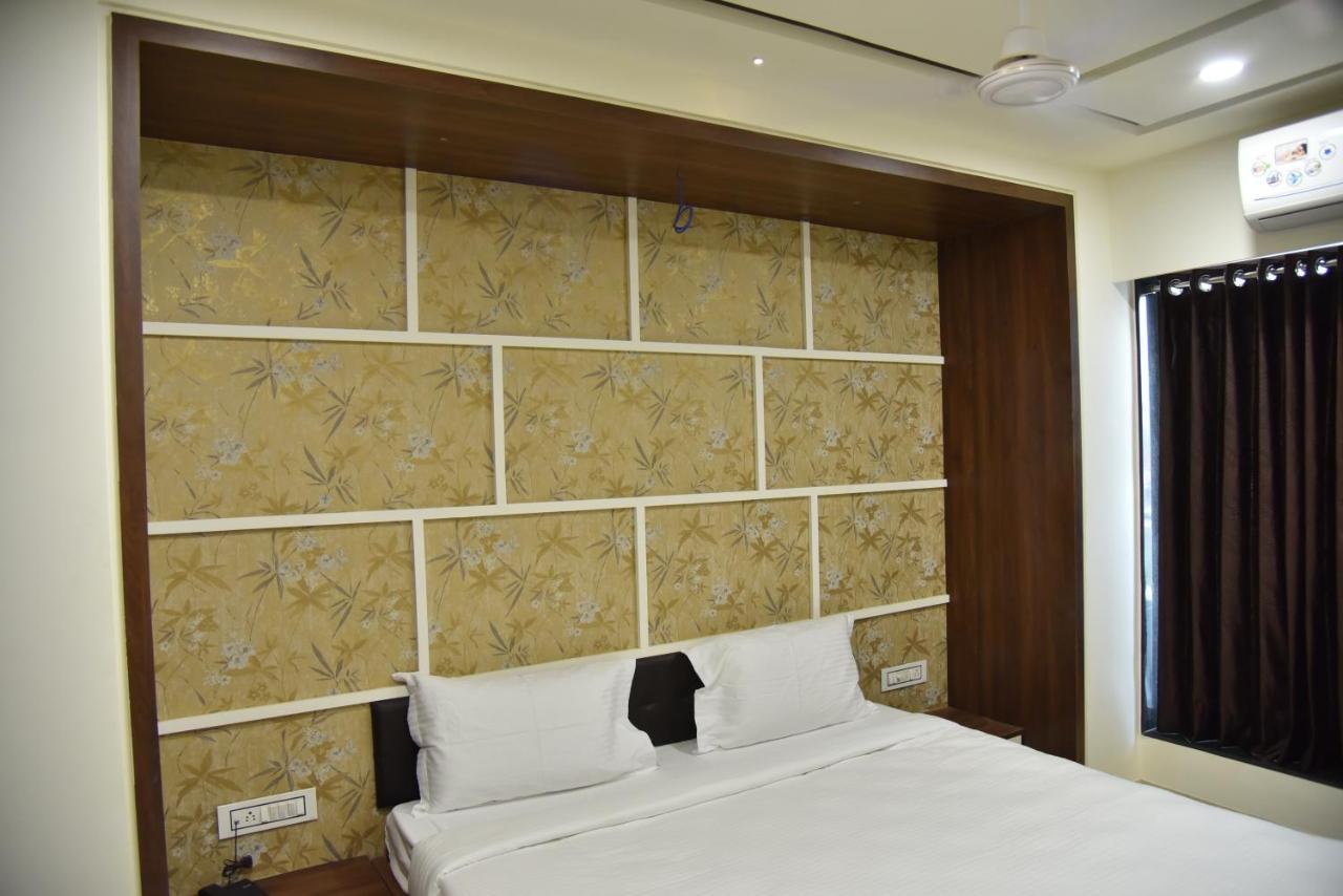 Morbi Hotel Savera Inn מראה חיצוני תמונה