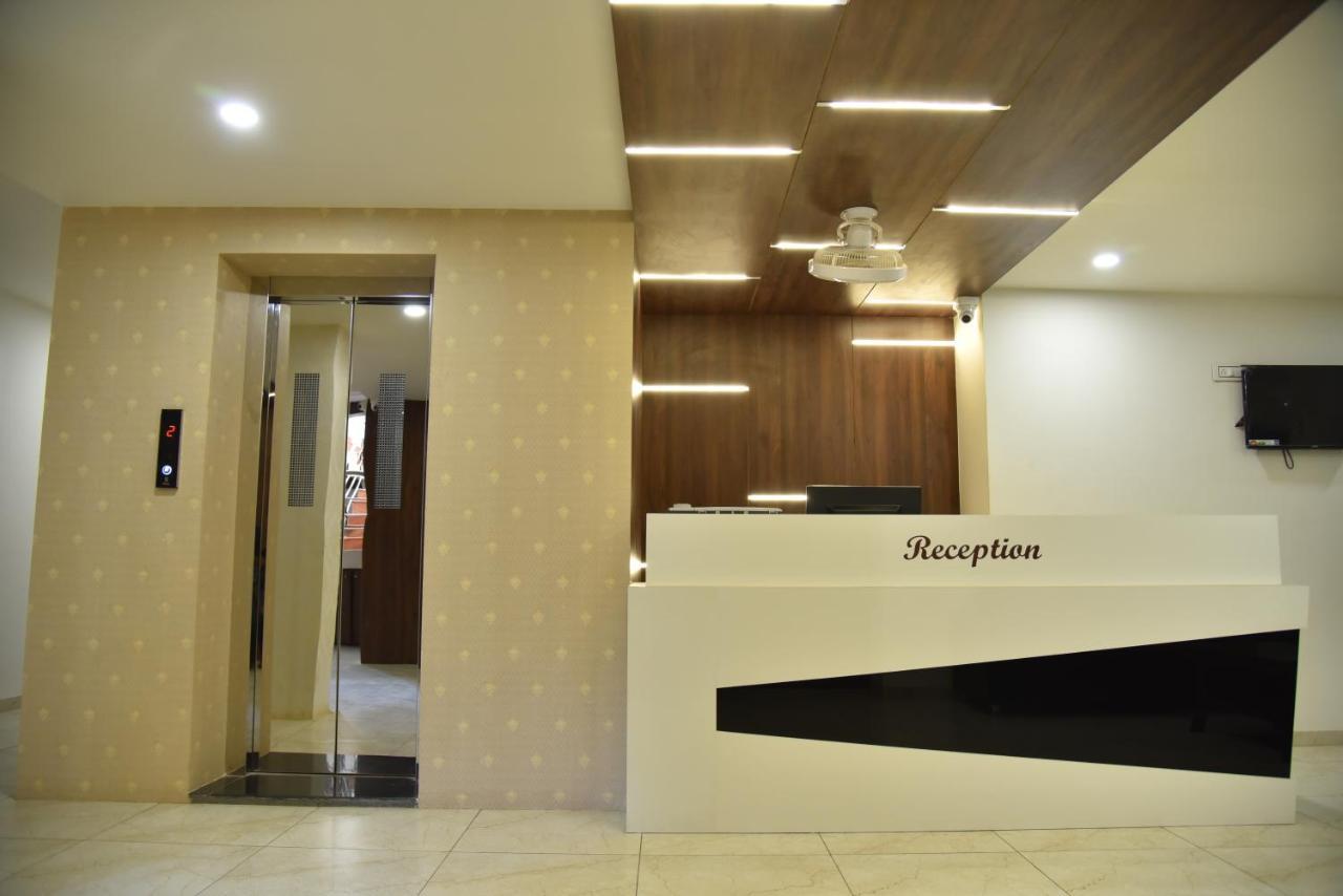 Morbi Hotel Savera Inn מראה חיצוני תמונה